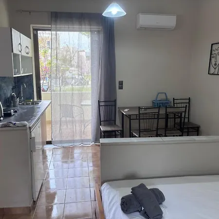 Aleka Center Apartment